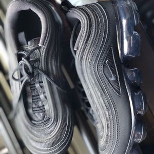 Vapormax 97’s triple black GS